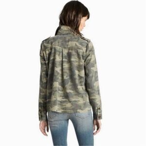 Lucky Brand Women’s Green Camo Print Long Sleeve Blouse Top Shirt NWOT Medium